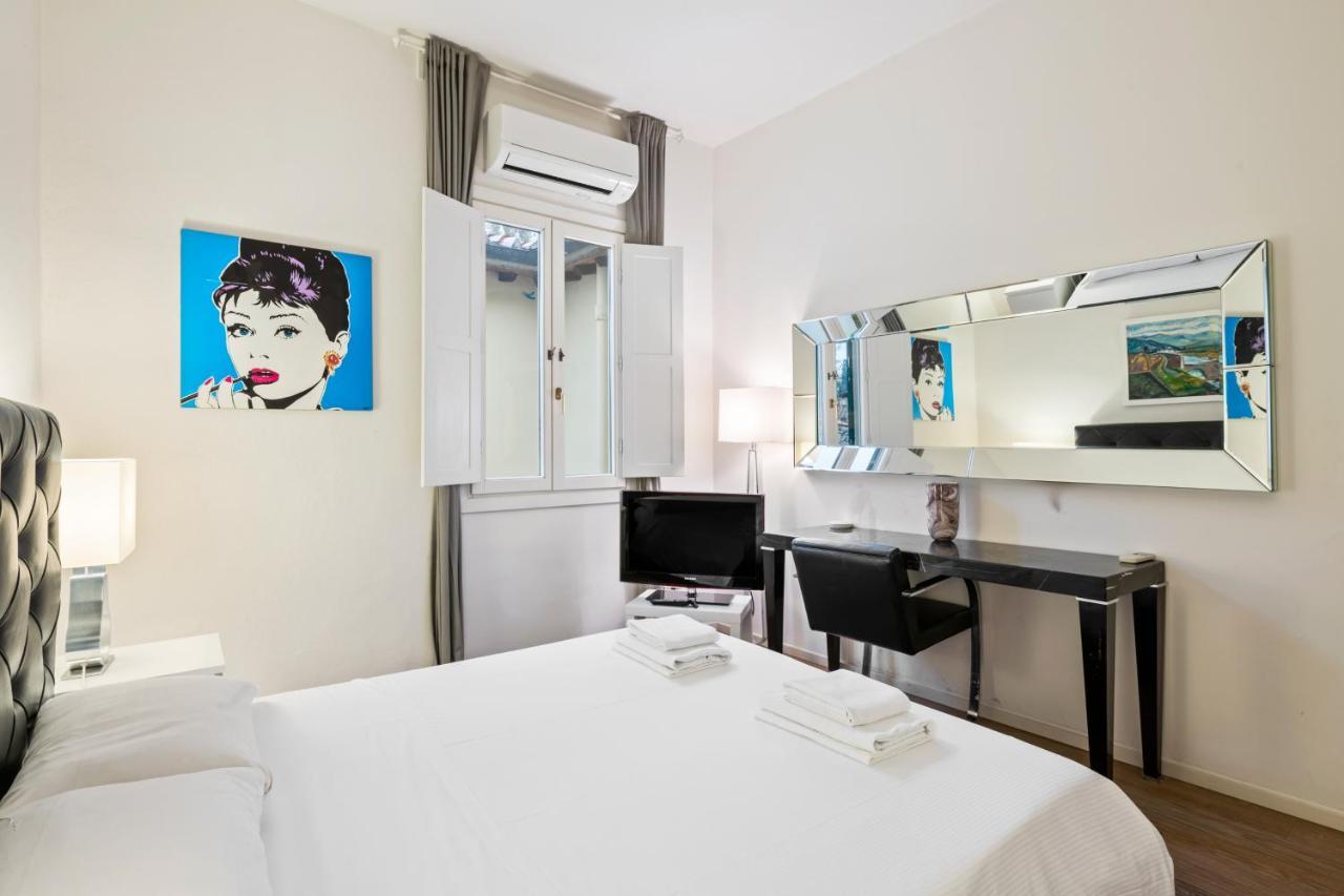 Palazzo Pitti & Boboli Comfortable Apartment Флоренція Екстер'єр фото
